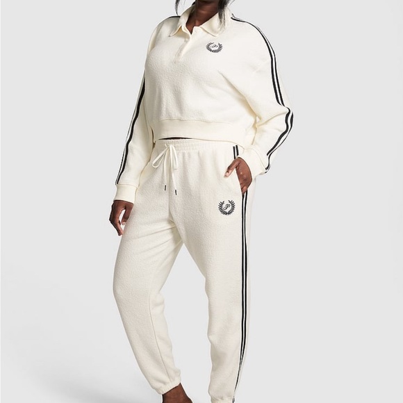 Like new! 3 piece Victoria secret sweatsuit. Pant, top & matching sports bra.🩵 - Picture 1 of 7